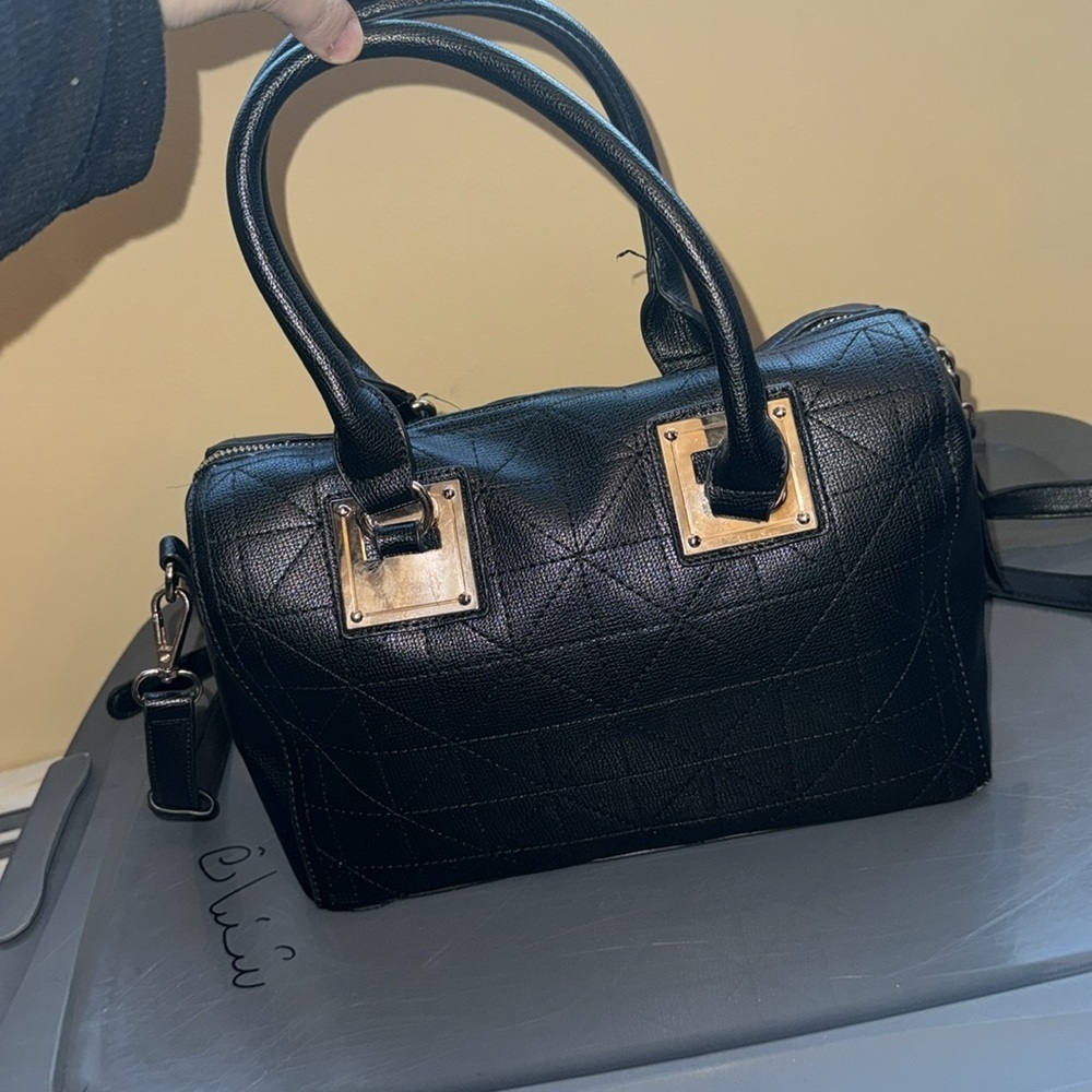 BRAND NEW BLACK CROSSBODY BAG - Picture 3 of 7